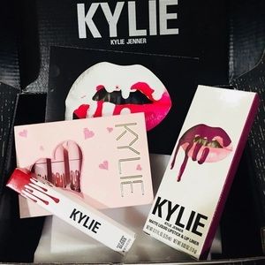 Kylie Cosmetics Bundle (AUTHENTIC&NEW)